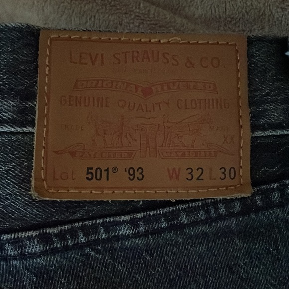 Mens Levi’s pants - Picture 2 of 3